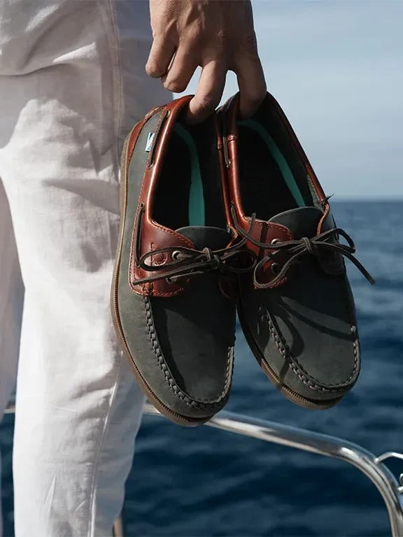 Chatham Bermuda G2 Boat Shoes for Men in Navy & Brown